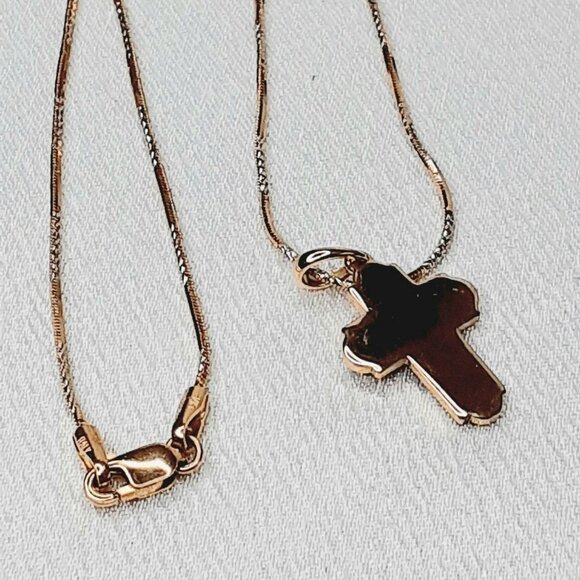 NEW 5.3 grams rose gold cross pendant with fancy chain - Picture 6 of 15